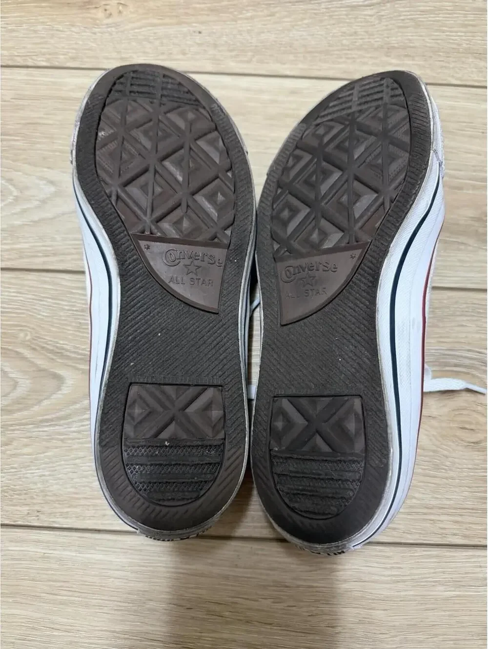 White Converse Chuck Taylor All Star Low Top Sneakers Men’s 8 / Women’s 10 - Picture 5 of 6